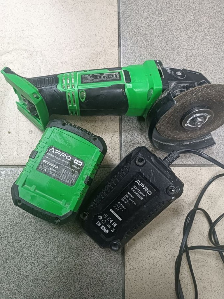 Розпродаж Apro 20В, 125мм, 4А, 20AG, 1 АКБ, ЗУ, кейс (895100), продавець Техноскарб