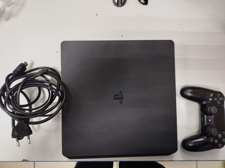 Купити  Sony PlayStation 4 Slim 1TB Black Б/У