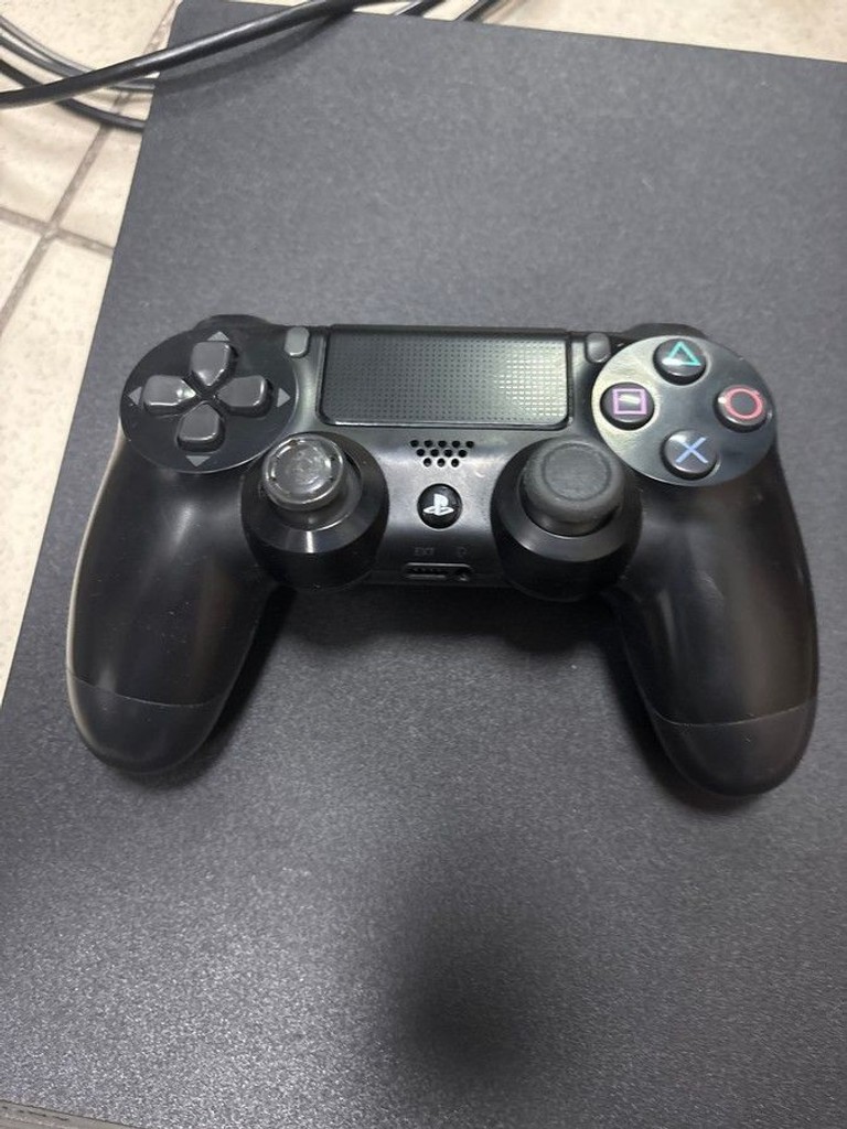 Оголошення Sony playstation 4 pro 1tb Б/У