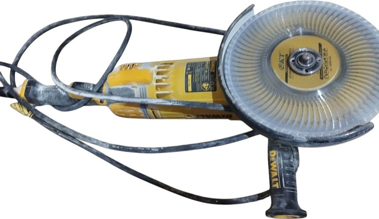 Купити Dewalt DWE4579 Б/У