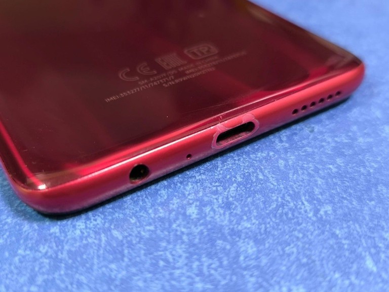 Дешиво Samsung galaxy a20s 2019 a207f 3/32gb с ломбарда