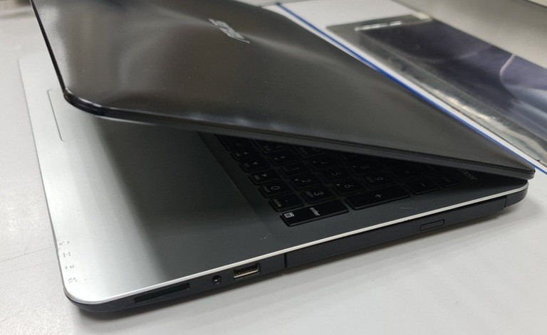 Asus 15/core i3 4005u ddr3/4gb ddr3/hdd 500 gb/ssd *відсутній/*інтегрована Код:01-200979578. Зображення 8