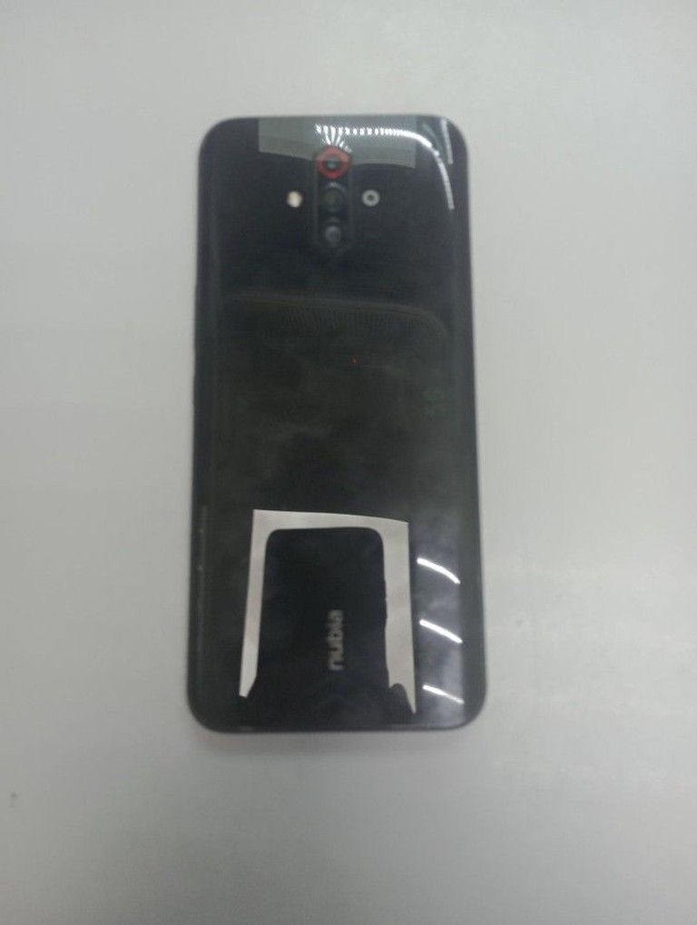 Дешиво ZTE Nubia Play 5G 8/128GB Black с ломбарда