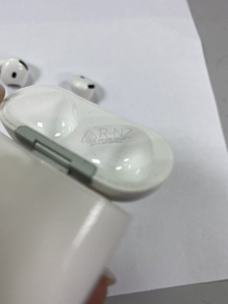Дешиво Apple airpods 4 с ломбарда