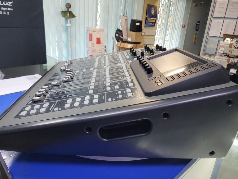 Behringer X32 Compact Код:01-201004234. Изображение 5