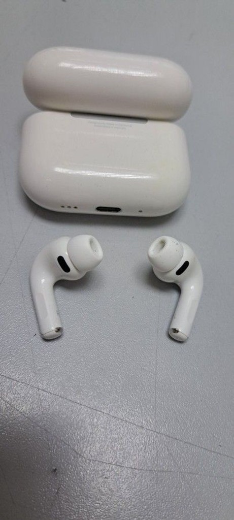 Дешево AirPods Pro 3 з ломбарду