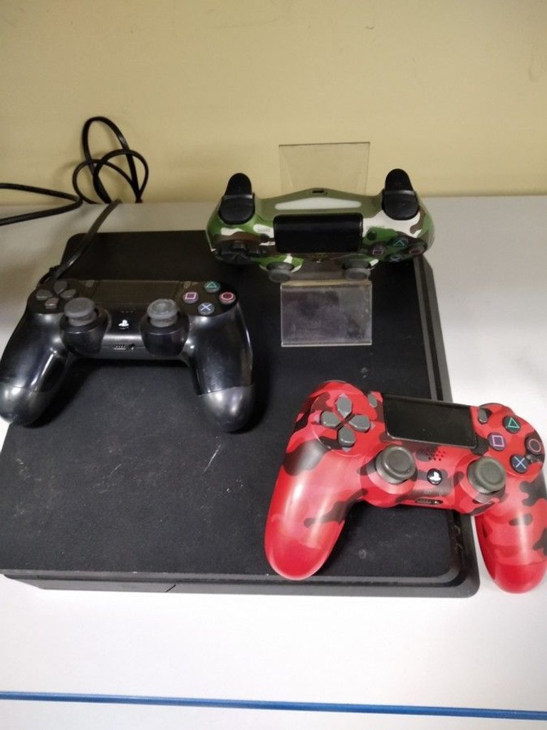 Дешево Sony playstation 4 1tb з ломбарду