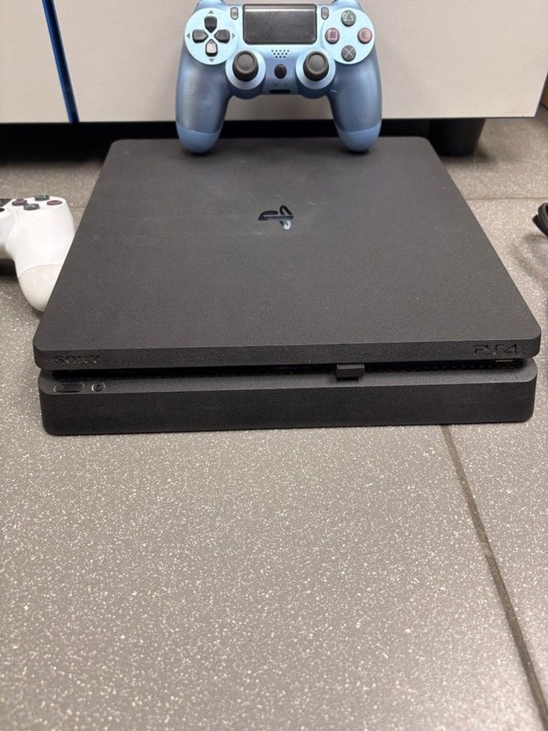 Купити Sony playstation 4 slim 500gb Б/У
