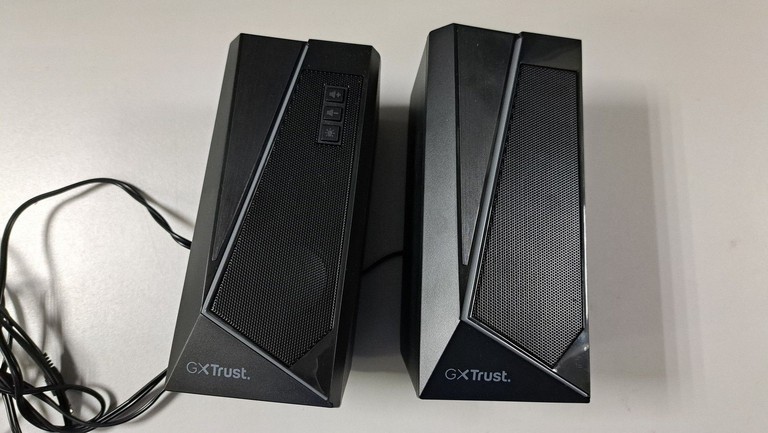 Купить Trust GXT 609 Zoxa RGB Illuminated Speaker Б/У