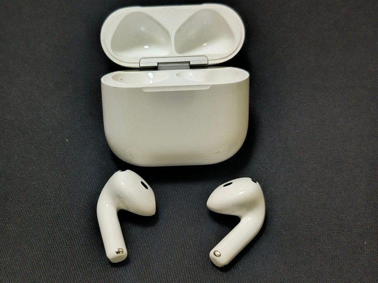 Дешево Apple airpods 4 з ломбарду
