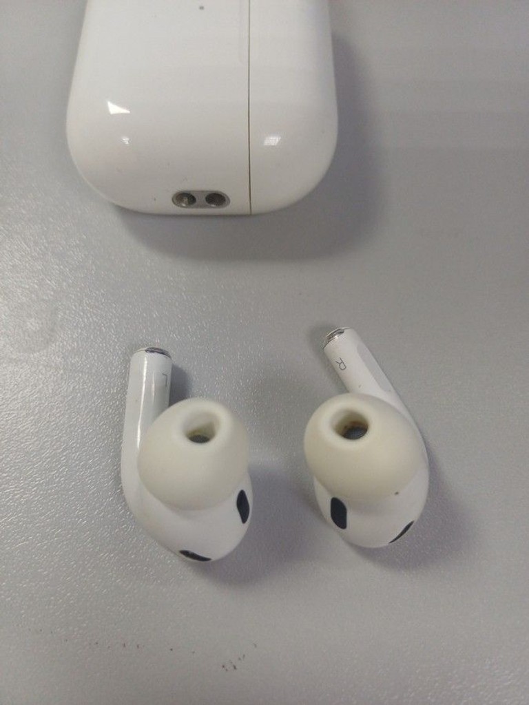 Apple airpods pro 2nd generation magsafe Код:01-201110328. Изображение 7