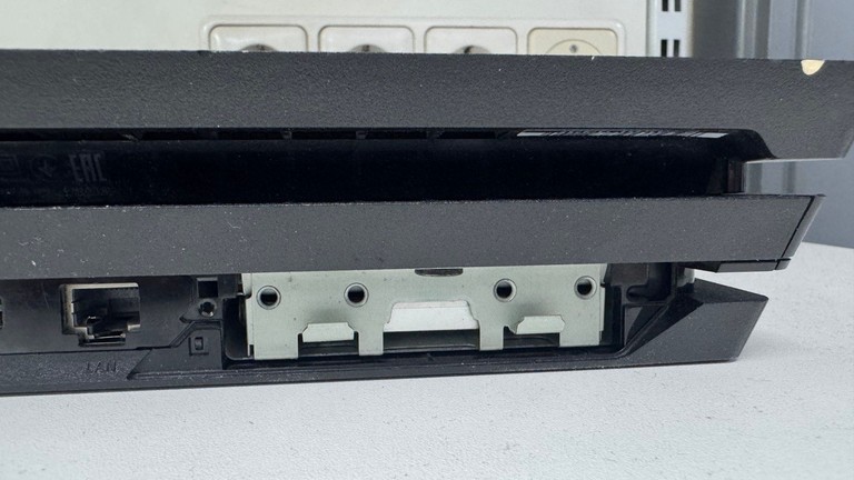 Объявление Sony playstation 4 pro 1tb Б/У