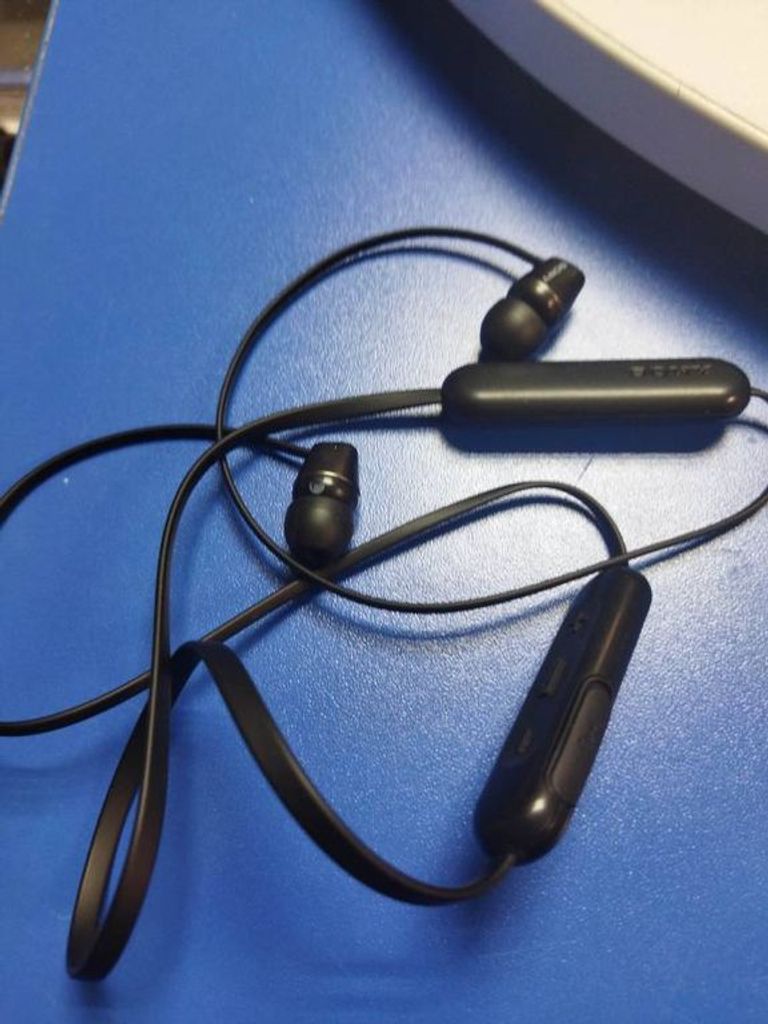 Купить Sony WI-C310 Black Б/У