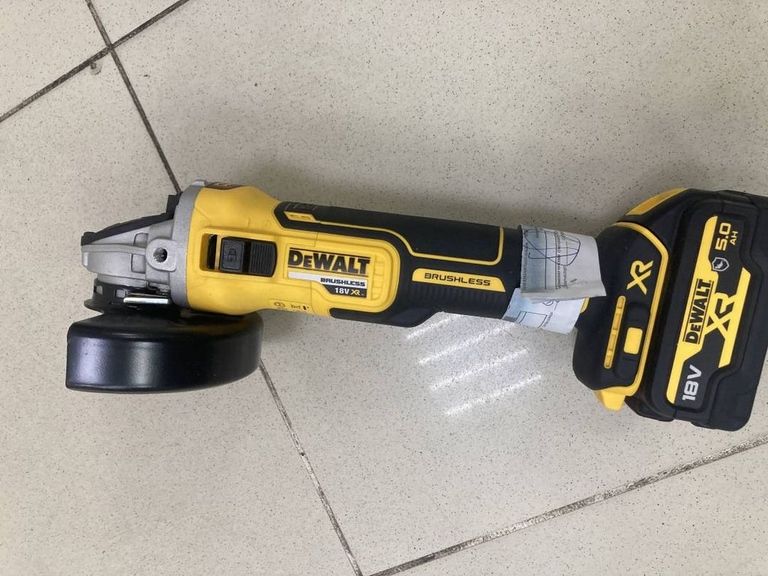 Купити Dewalt dcg405 2акб + зп Б/У