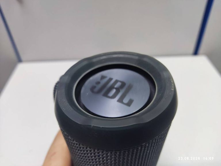 Jbl flip essential