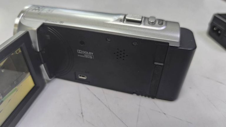 Sony hdr-cx220e