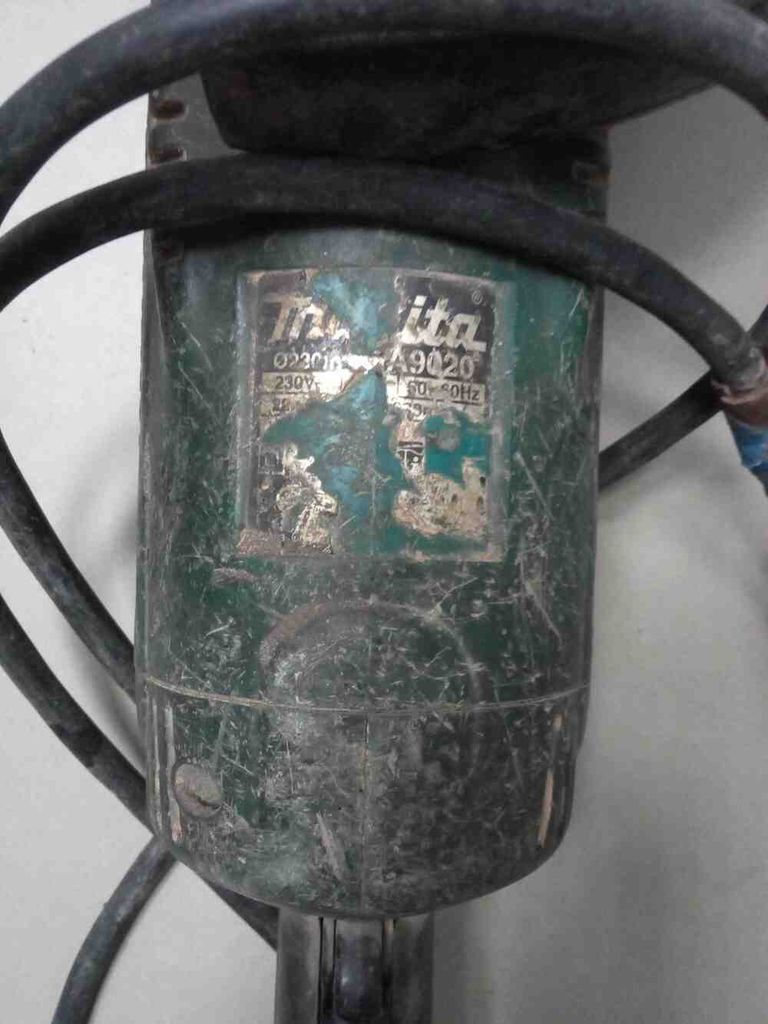 Оголошення Makita GA9020R Б/У