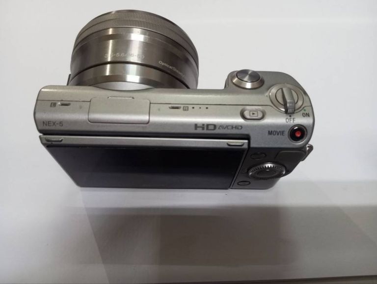 Дешево Sony nex-5 + selp 1650 e 3.5-5.6/pz 16-5- oss з ломбарду
