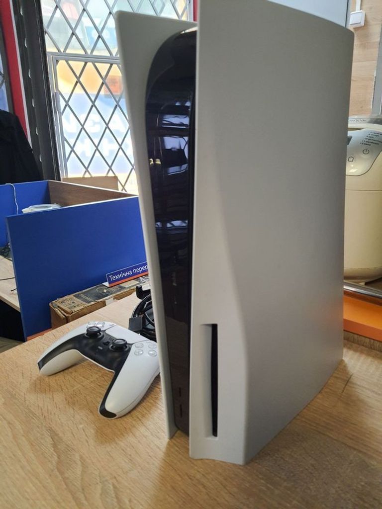 Купить Sony PlayStation 5 825GB Б/У