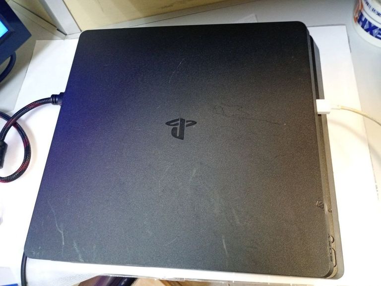 Дешево Sony playstation 4 slim 1tb з ломбарду