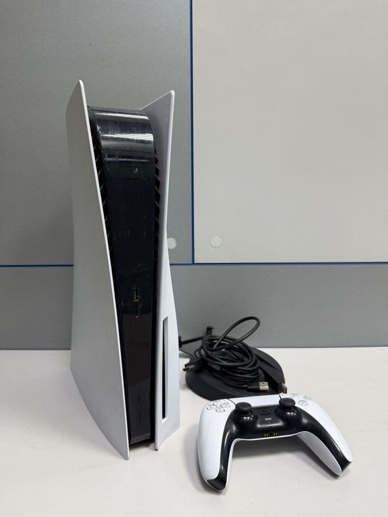 Купить Sony PlayStation 5 825GB Б/У