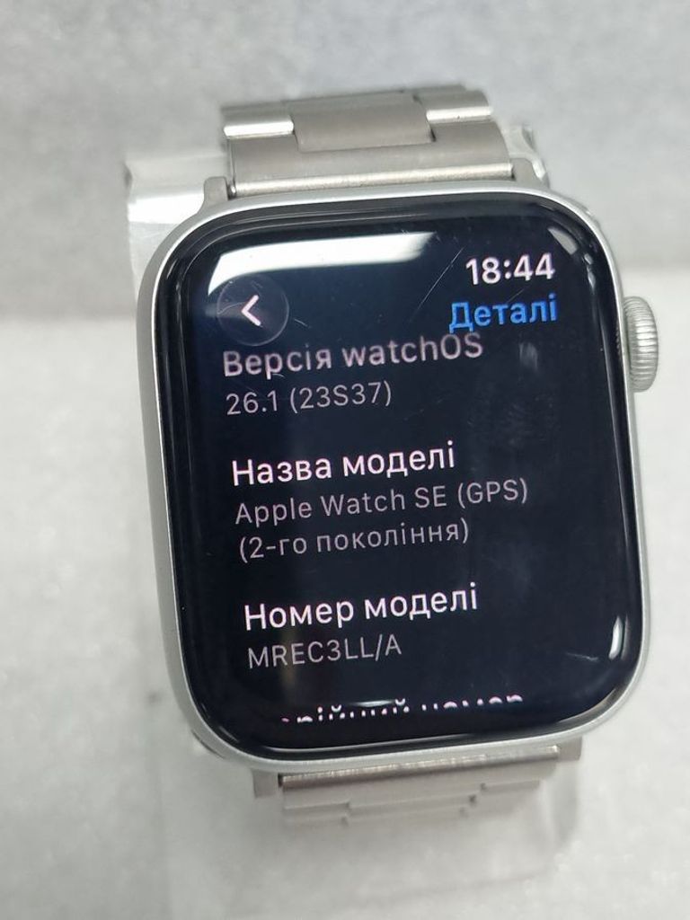 Дешево Apple watch se 2 gps + cellular 44mm starlight alu. case w. starlight s. band s/m з ломбарду