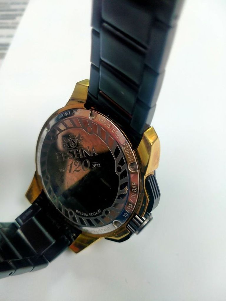 Дешиво Festina chrono bike f20644 с ломбарда