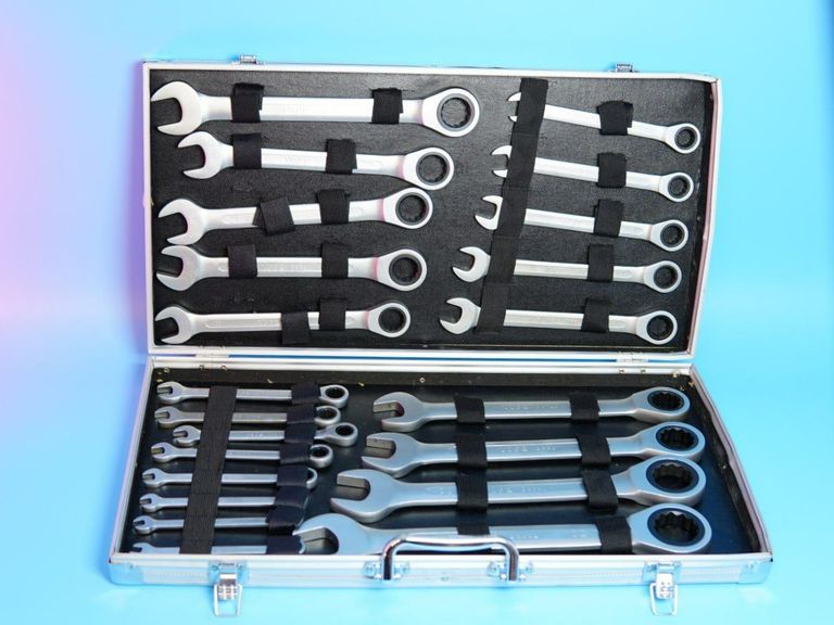 Купить Професійний набір ріжково-накидних ключів з тріскачкою 22 шт Falon Tech 22 шт. (6-32) Новий. Б/У