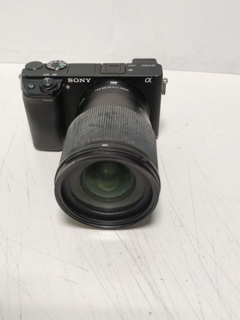 Купить Sony alpha 6300+ sigma 16mm 1:1,4 dc Б/У