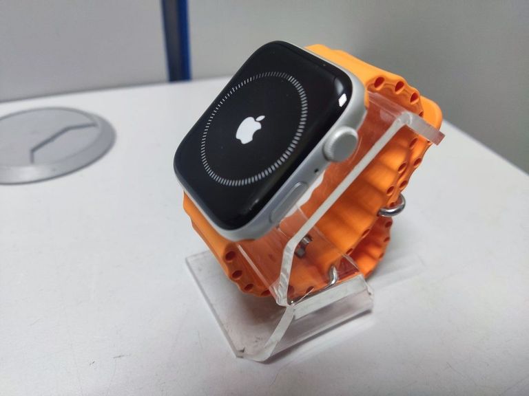 Apple watch se gps 44mm aluminum case a2352 Код:01-200812831. Изображение 7