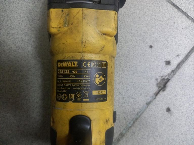 Дешево Dewalt d25133qs з ломбарду