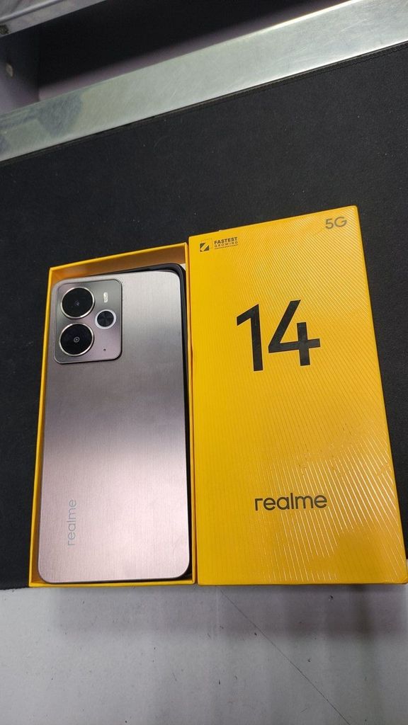 Купити Realme 14X 5G 8/256GB Carbon Black Б/У