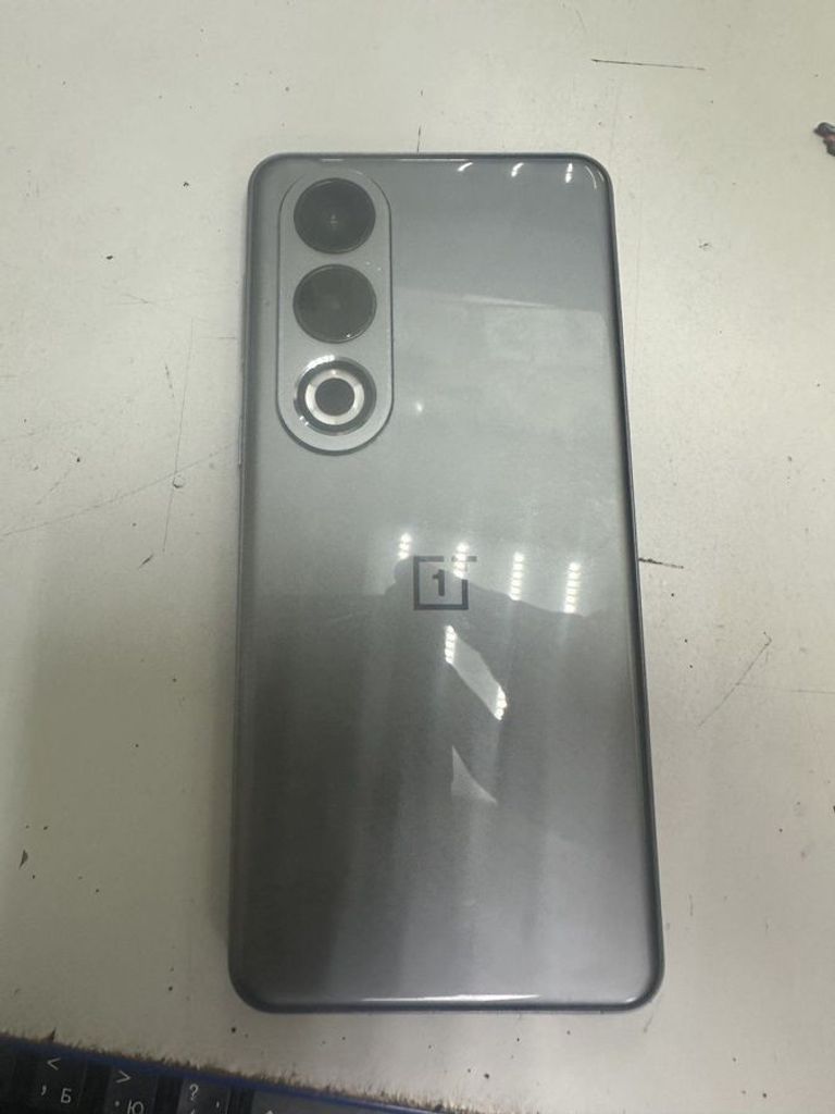 Оголошення Oneplus Ace 3V 12/512GB Gray Б/У