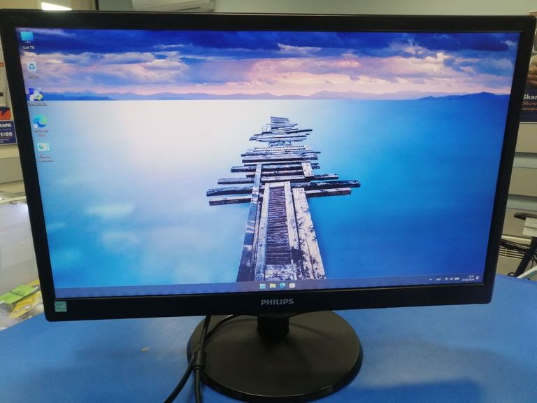 Купити Philips 223v5l Б/У