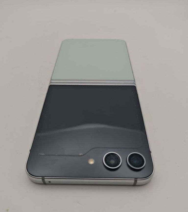 Samsung galaxy flip5 8/256gb Код:01-200891287. Изображение 6