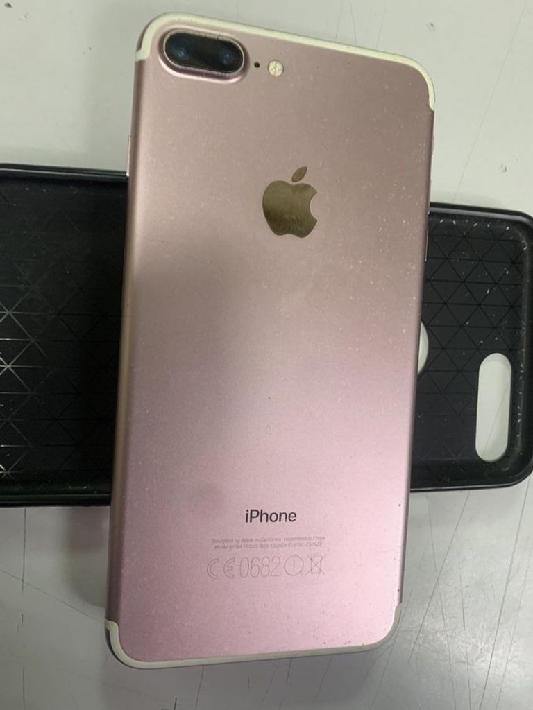 Дешиво Apple iphone 7 plus 128gb с ломбарда