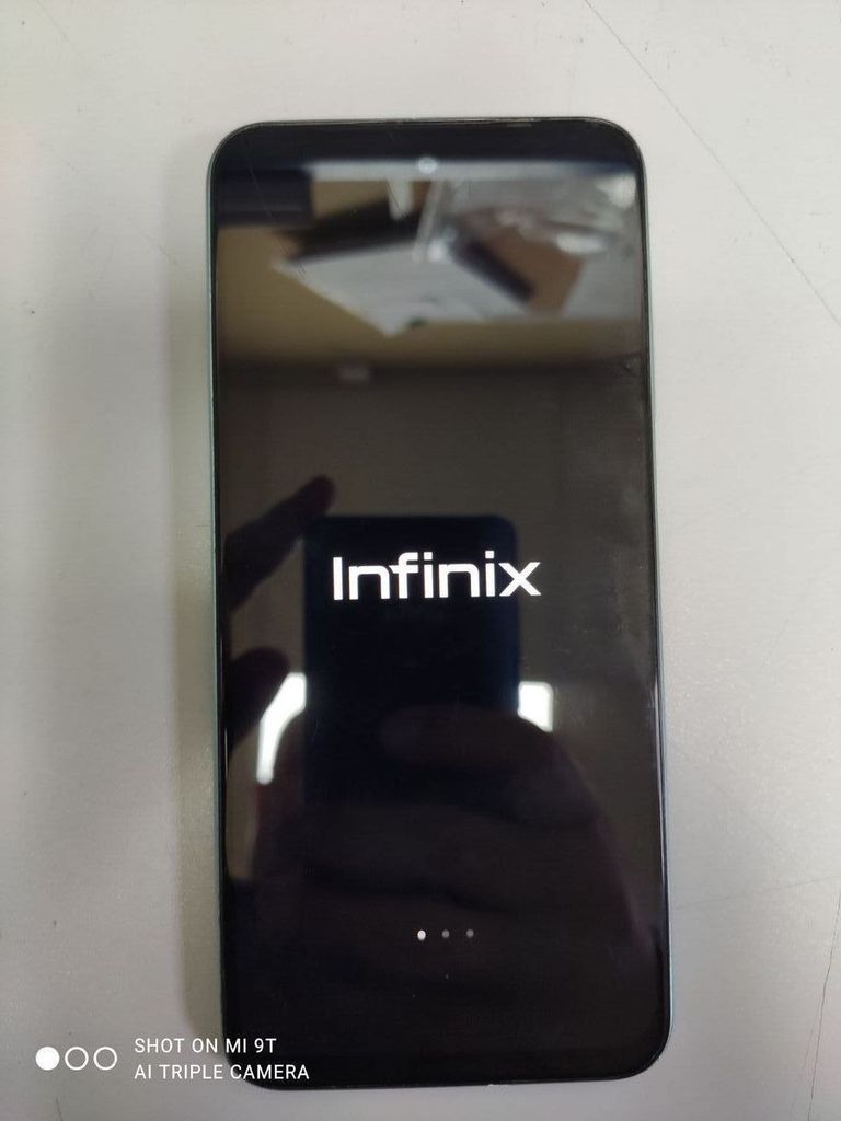 Купити Infinix smart 9 4/128gb Б/У