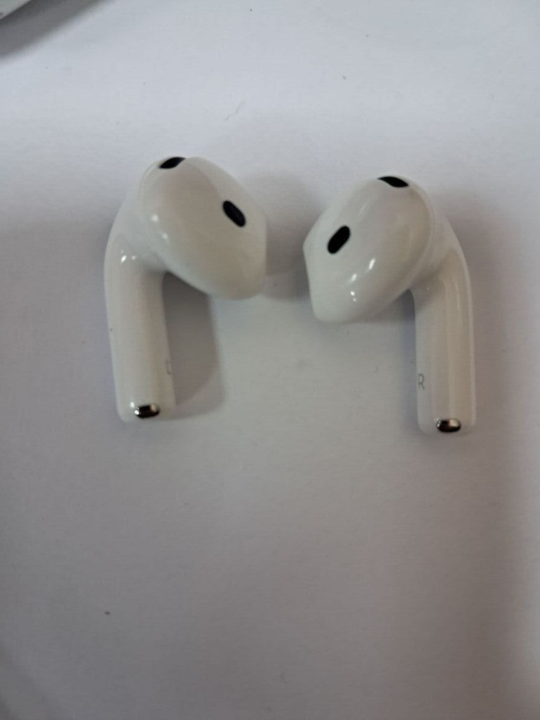 Объявление Apple airpods 4 with active noise cancellation Б/У