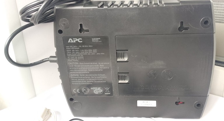 Дешево БУ Резервний ДБЖ APC Back-UPS ES 550VA (BE550G-RS)  з ломбарду