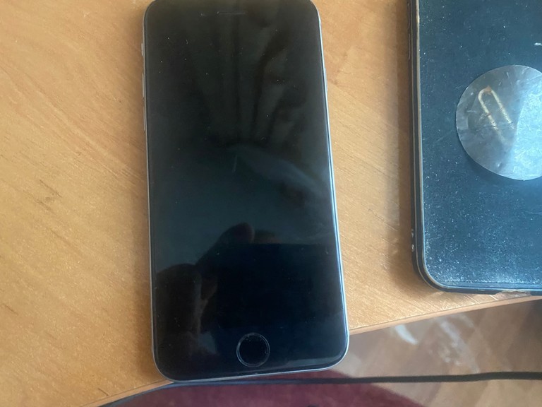 Купити Apple iPhone 6s 32GB Silver (MN0X2) Б/У