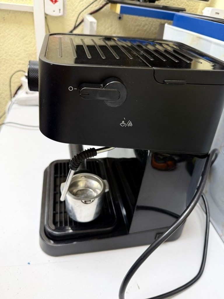 Дешиво Delonghi EC 230.BK с ломбарда