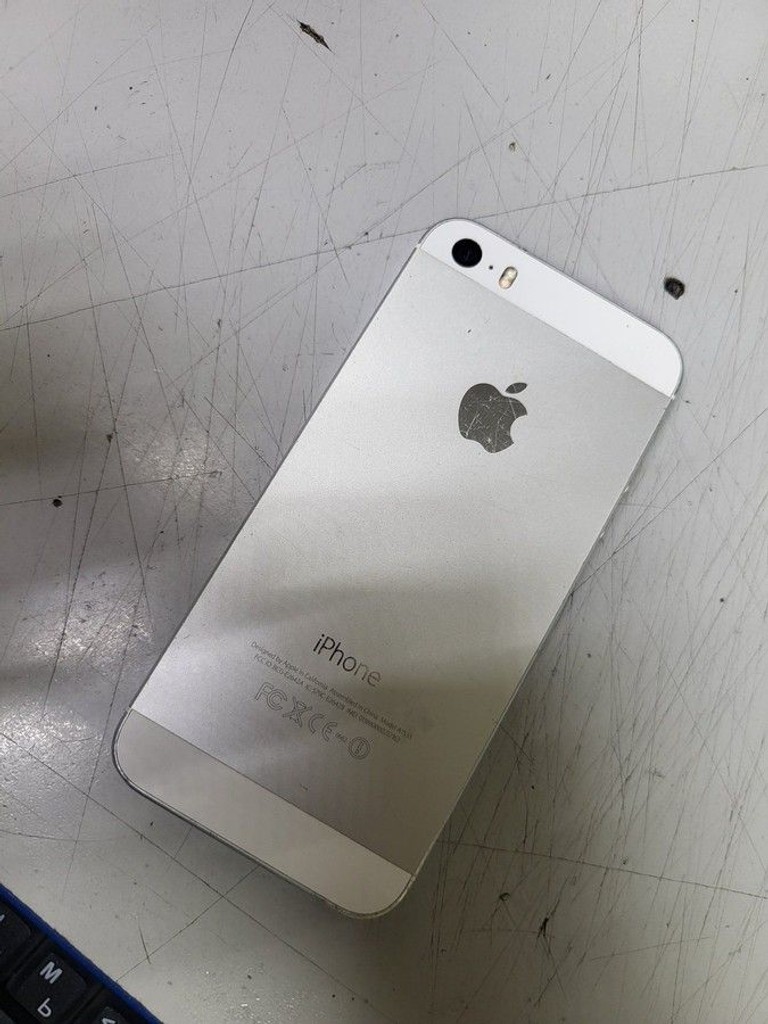 Дешево Apple iphone 5 16gb з ломбарду