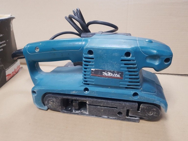 Дешево Makita 9910 з ломбарду
