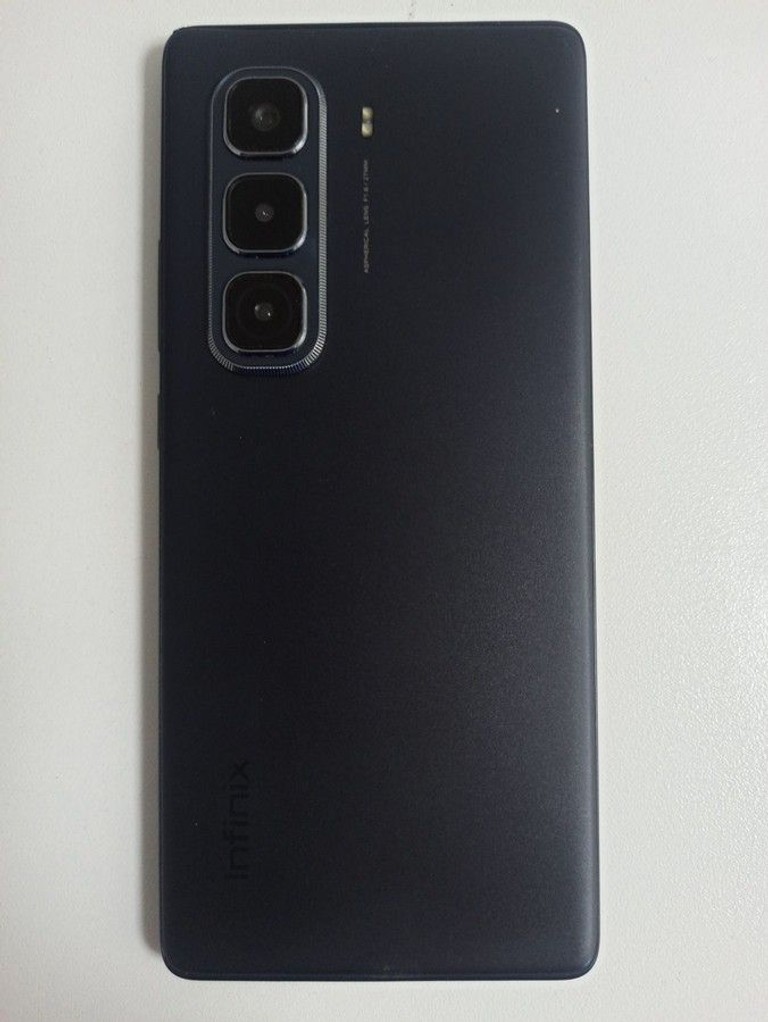 Дешиво Infinix hot 50 pro+ 8/256gb с ломбарда