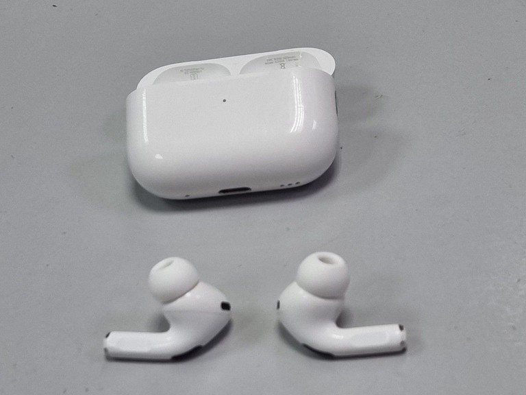 Оголошення Apple airpods pro 2nd generation with magsafe charging case usb-c Б/У