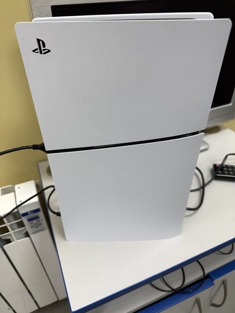 Дешево Sony PlayStation 5 Slim Digital Edition 825GB White (1000040658) з ломбарду