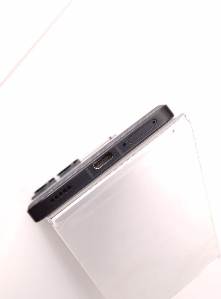 Дешиво Poco f6 pro 16/1tb с ломбарда