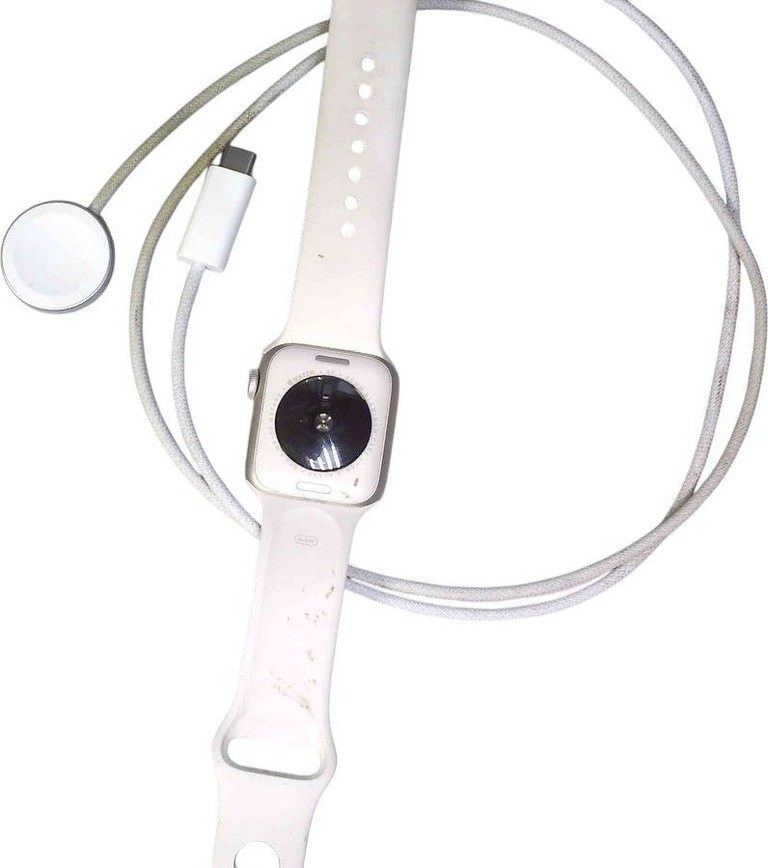 Дешево Apple watch se 3 gps 40mm alu. case з ломбарду