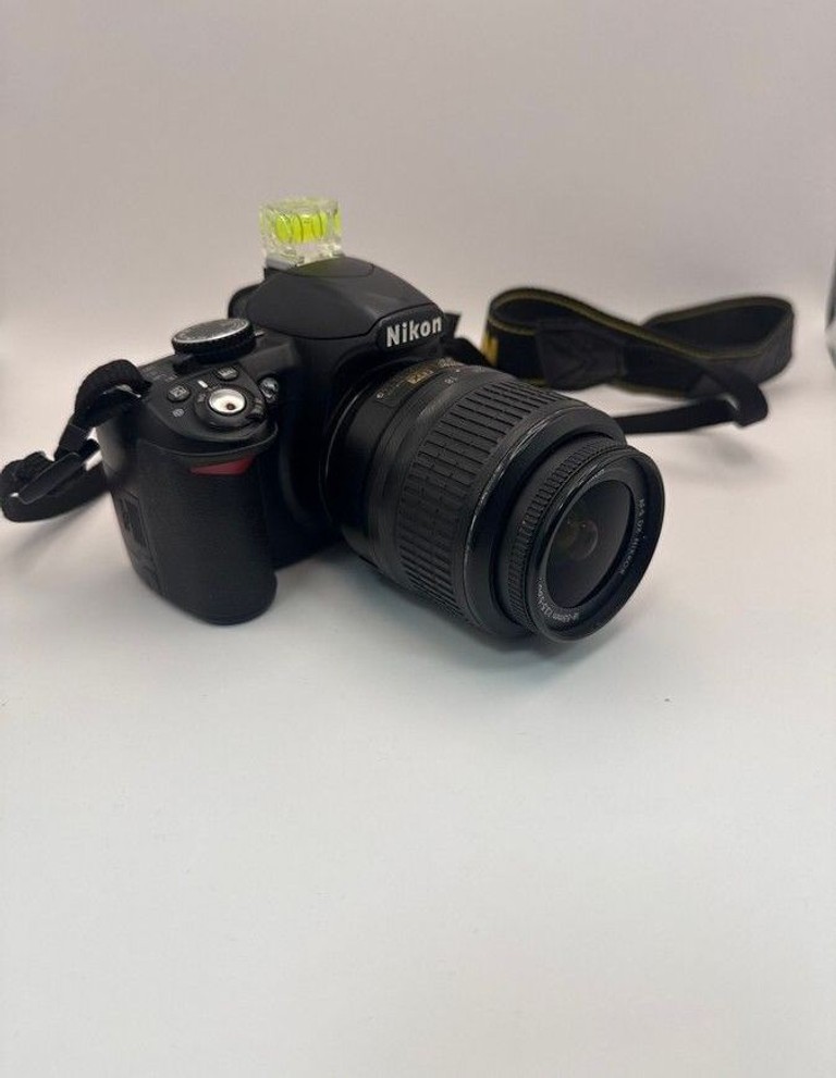 Купить Nikon d3100 nikon nikkor af-s 18-55mm 1:3.5-5.6g vr dx swm aspherical Б/У