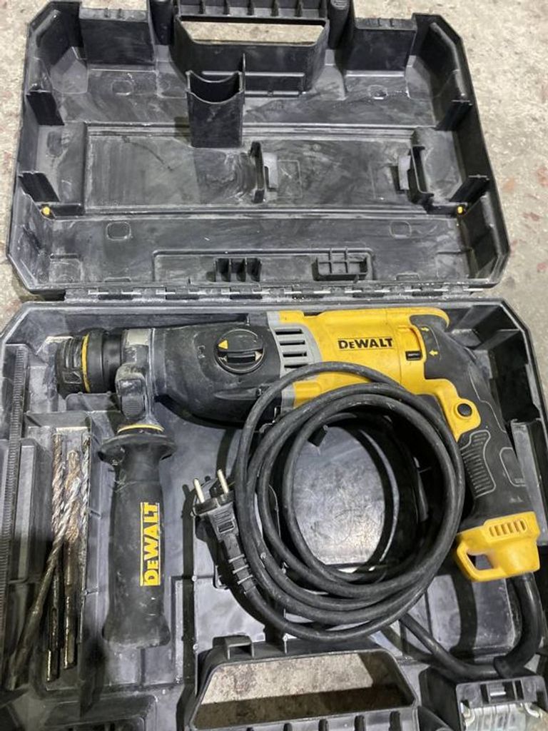 Dewalt D25143K